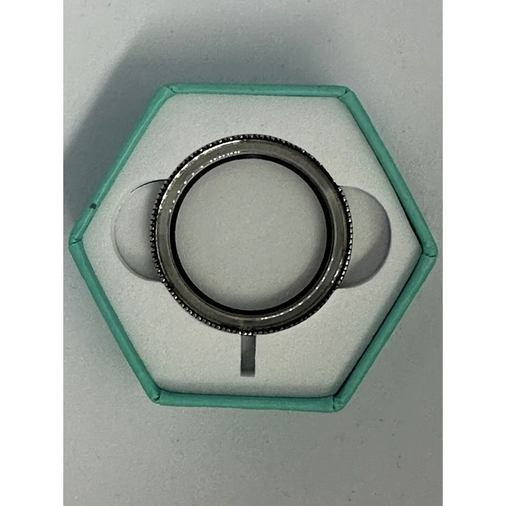 Origami Owl Bezel‎ 2014 New In Box 30.5MM Chrome Silver With Glass